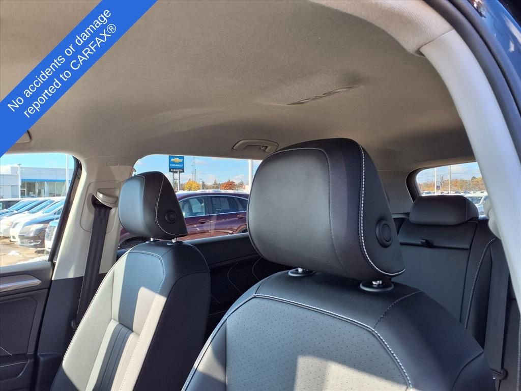 Thumbnail: 2022 Volkswagen Tiguan - 18