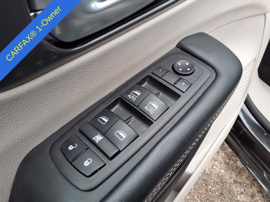 Thumbnail: 2024 Chrysler Pacifica - 16