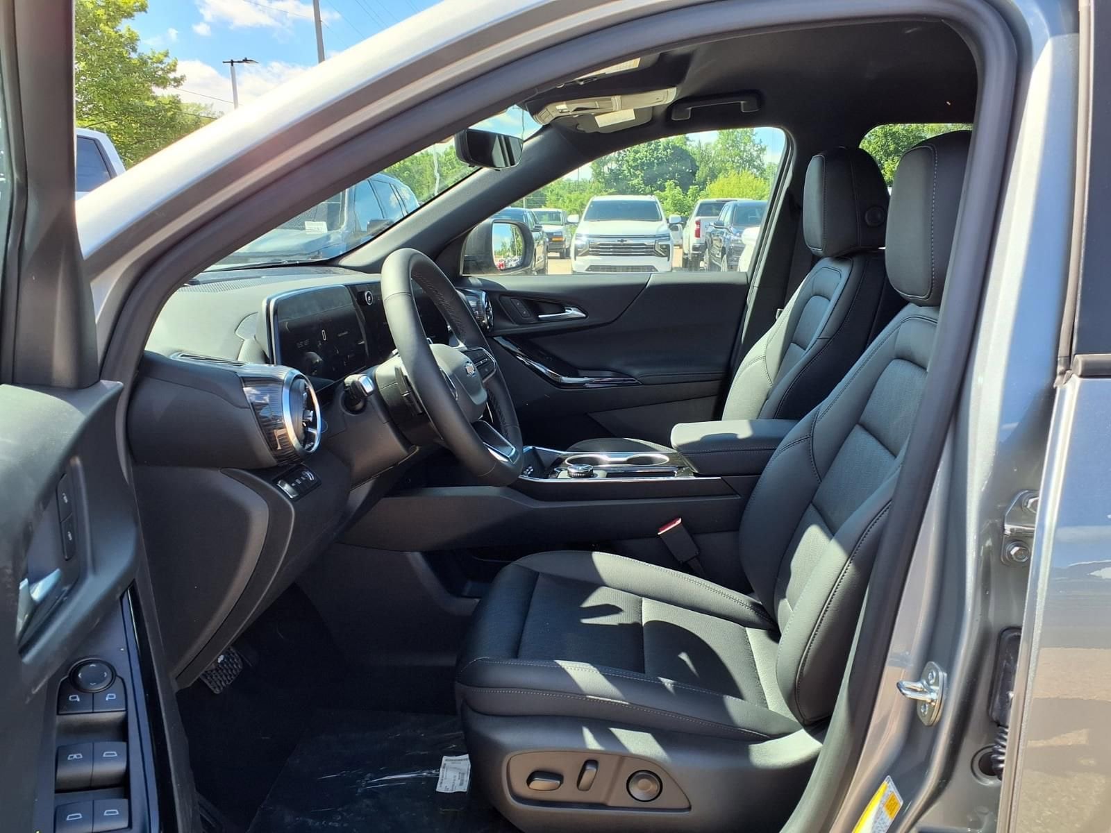 Thumbnail: 2026 Chevrolet Equinox - 14