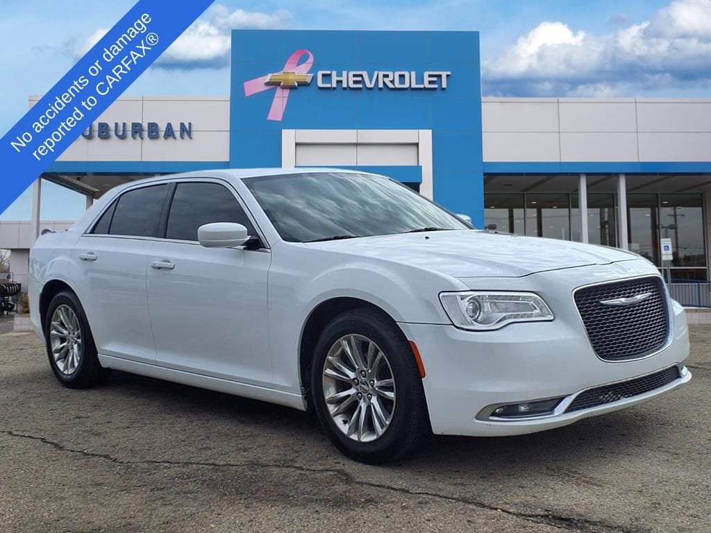 Thumbnail: 2017 Chrysler 300 - 3