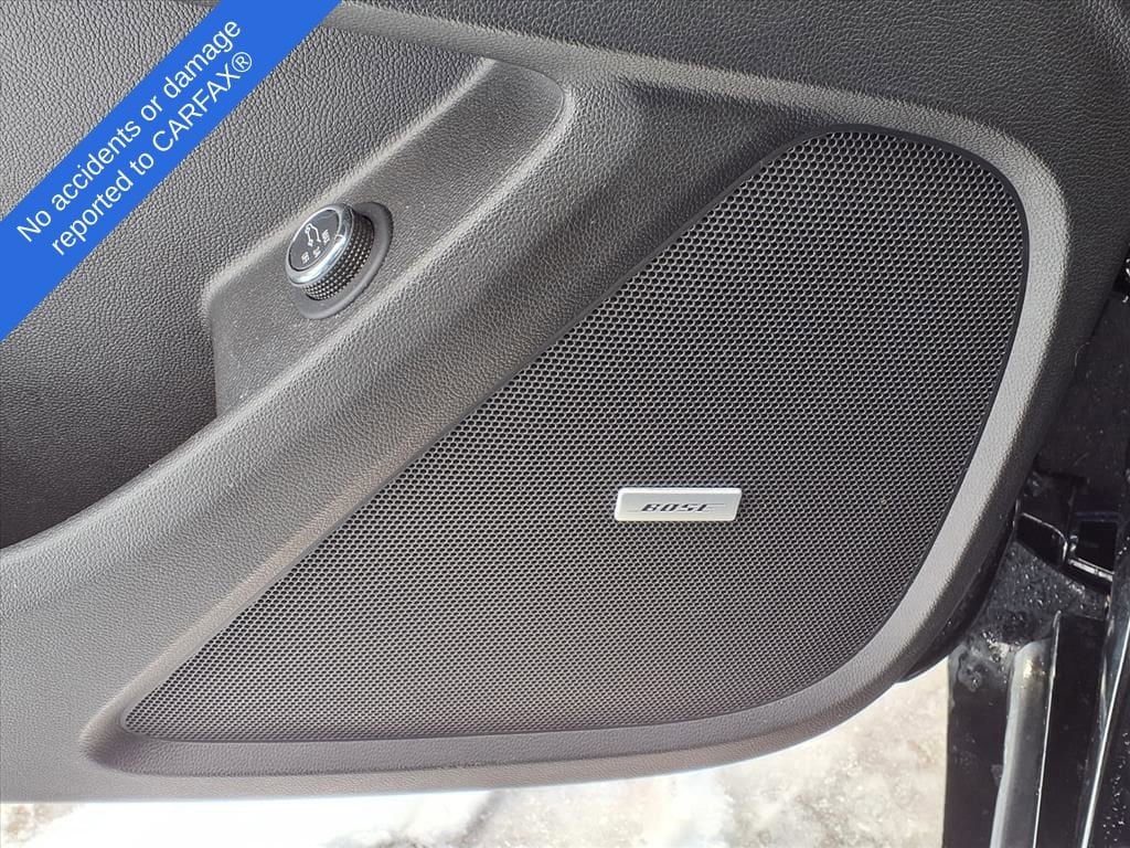 Thumbnail: 2023 Chevrolet Traverse - 16