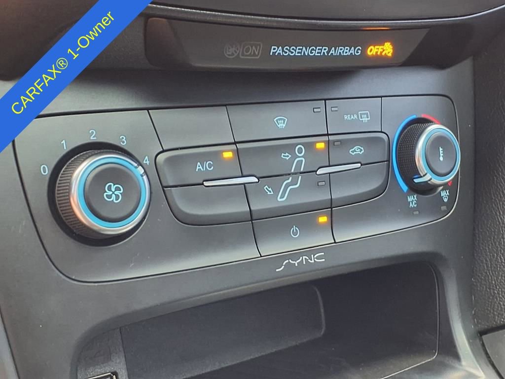 Thumbnail: 2015 Ford Focus - 25