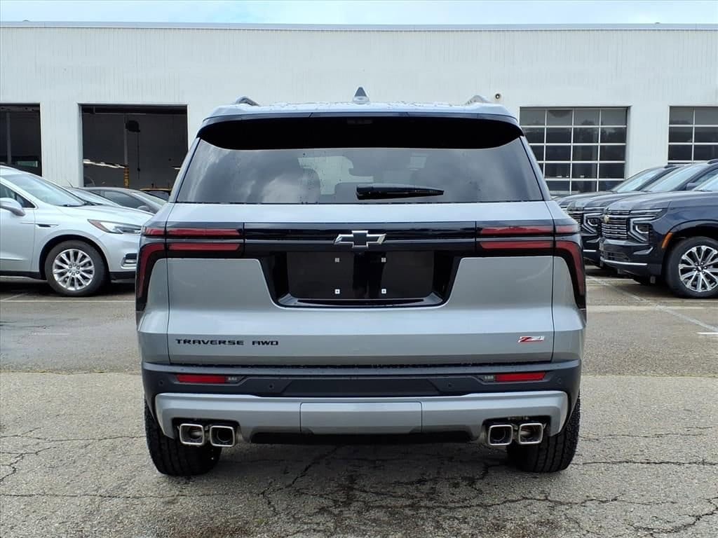 Thumbnail: 2026 Chevrolet Traverse - 5