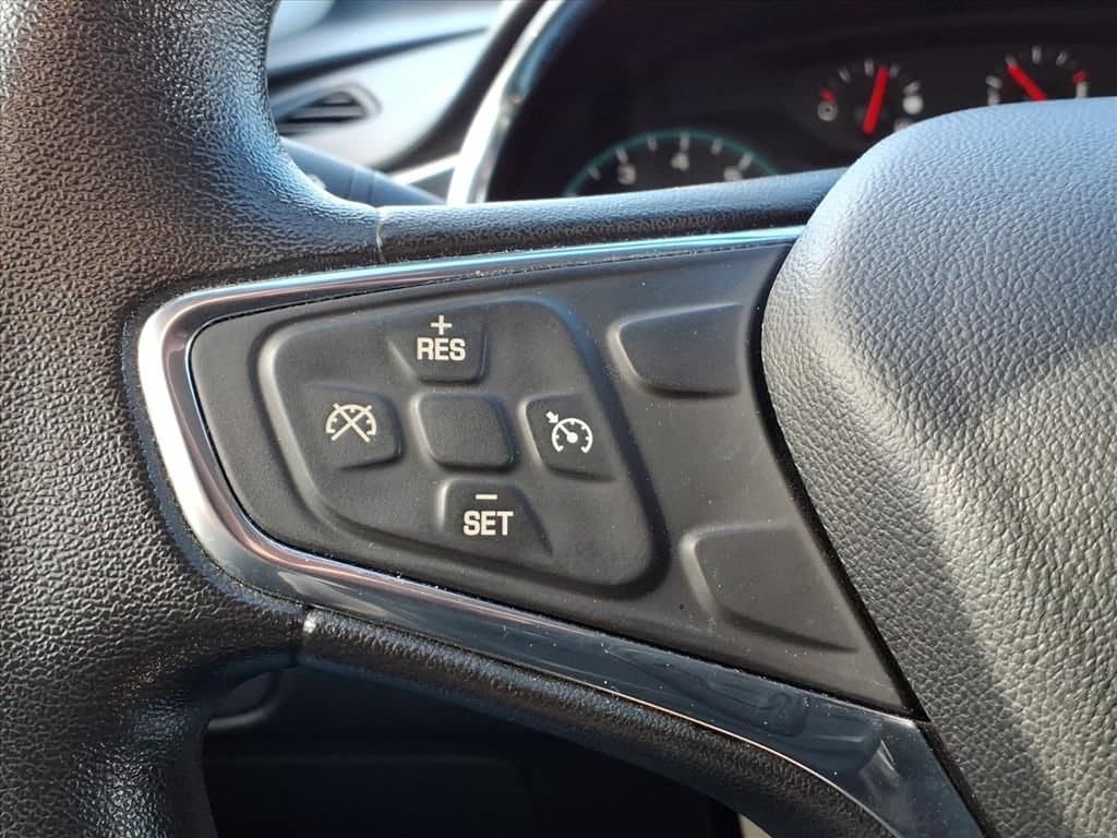 Thumbnail: 2017 Chevrolet Malibu - 26