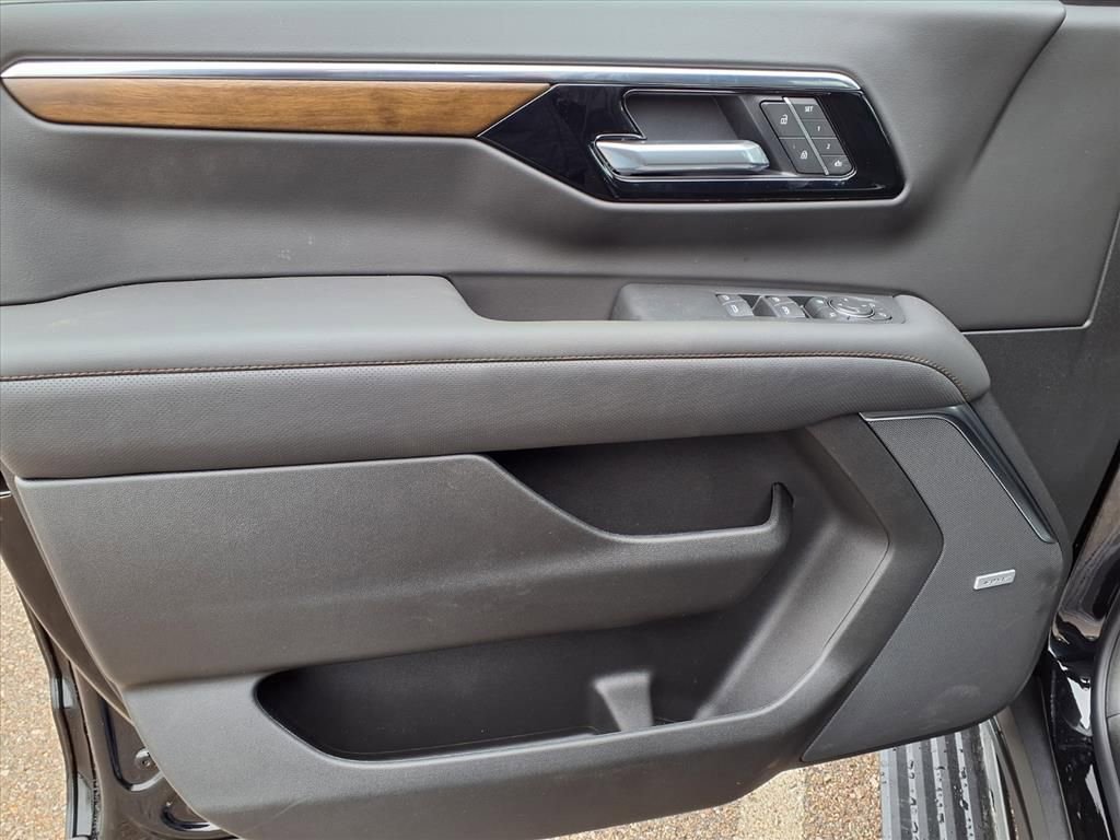 Thumbnail: 2026 Chevrolet Tahoe - 11