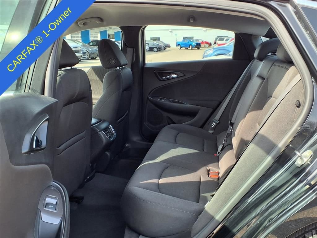 Thumbnail: 2022 Chevrolet Malibu - 11