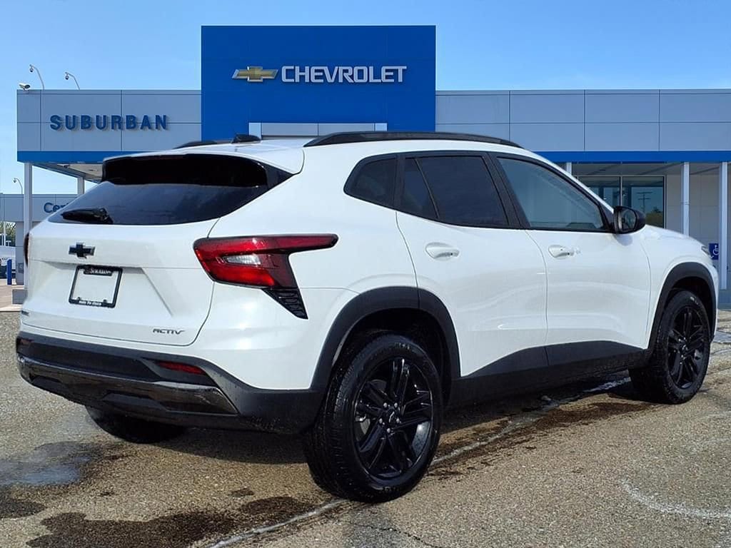 Thumbnail: 2026 Chevrolet Trax - 4