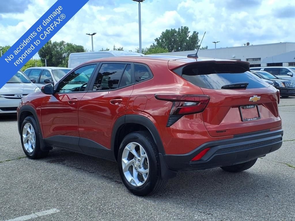 Thumbnail: 2024 Chevrolet Trax - 8