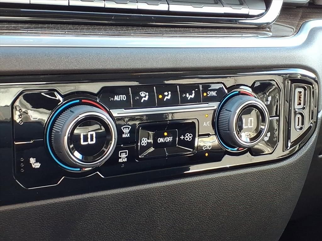 Thumbnail: 2026 Chevrolet Silverado 1500 - 22