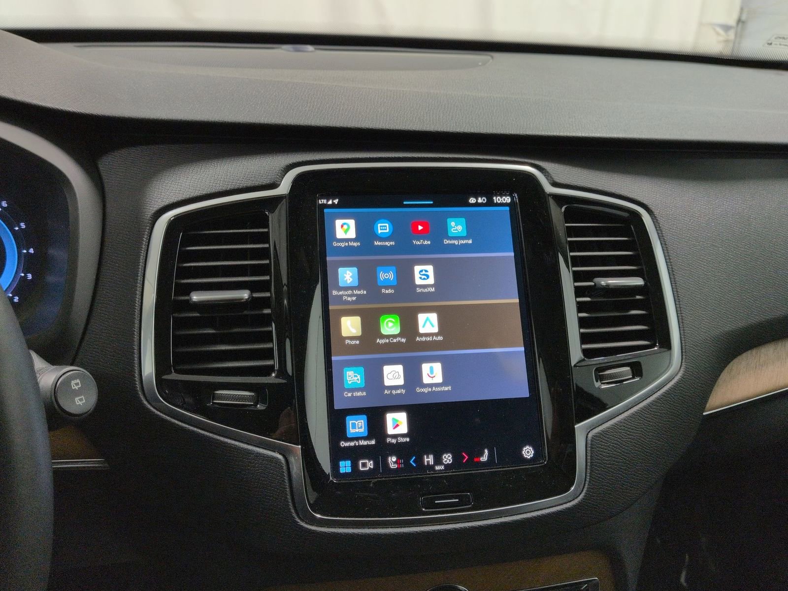 Thumbnail: 2024 Volvo XC90 - 30