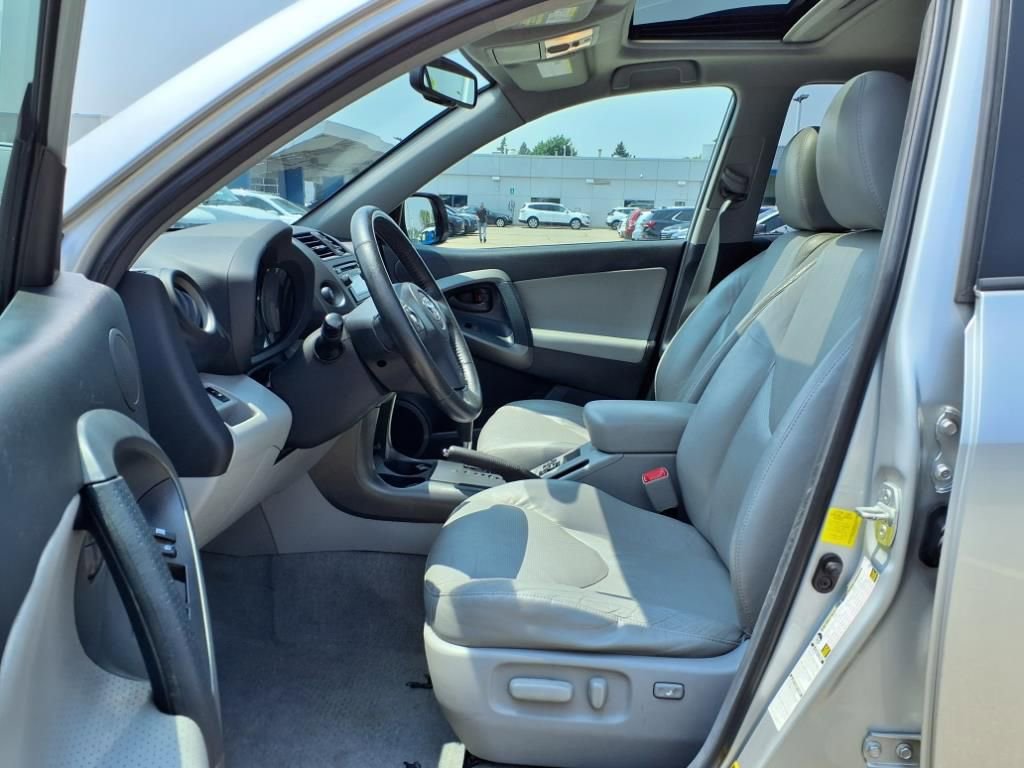 Thumbnail: 2012 Toyota RAV4 - 17