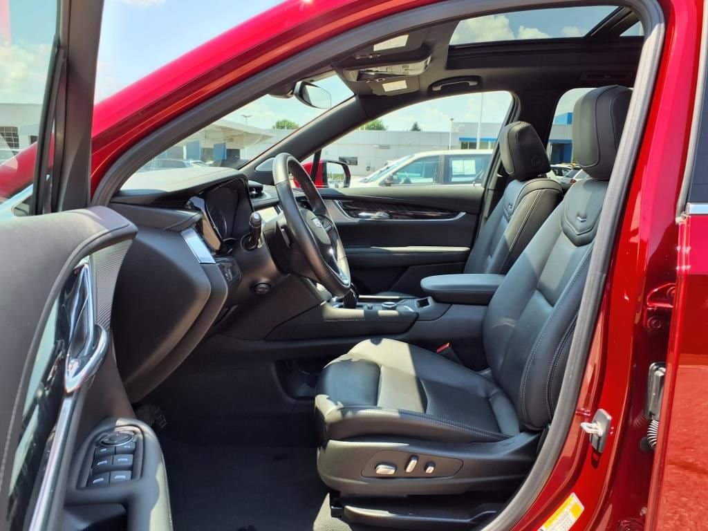Thumbnail: 2023 Cadillac XT6 - 17