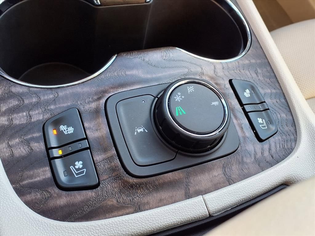 Thumbnail: 2021 GMC Acadia - 28