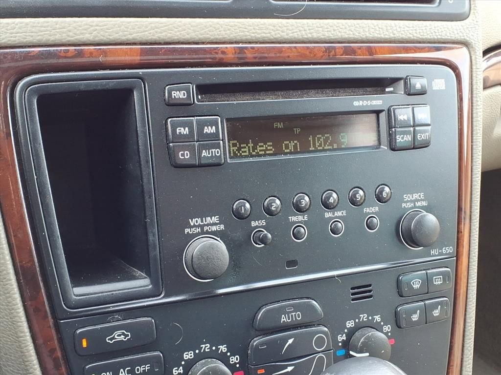 Thumbnail: 2006 Volvo XC70 - 24