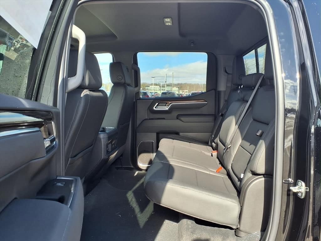 Thumbnail: 2026 Chevrolet Silverado 1500 - 10