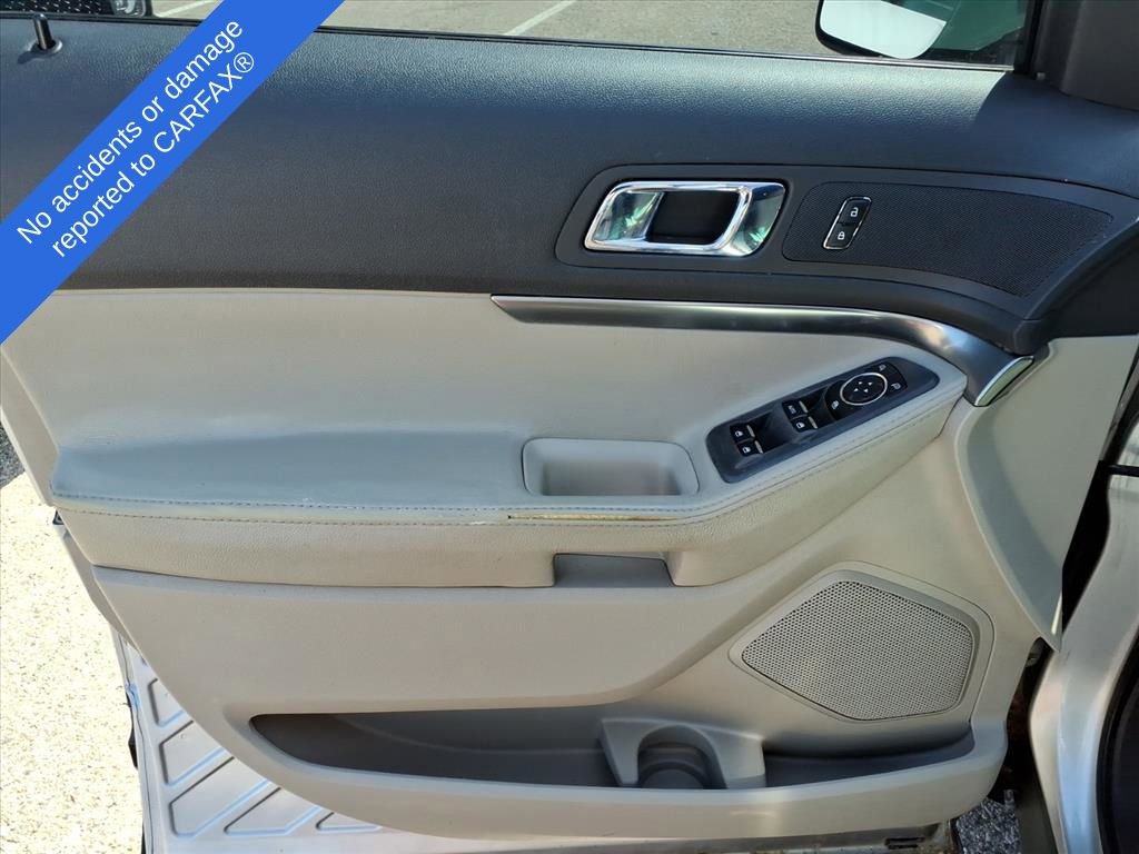 Thumbnail: 2011 Ford Explorer - 15