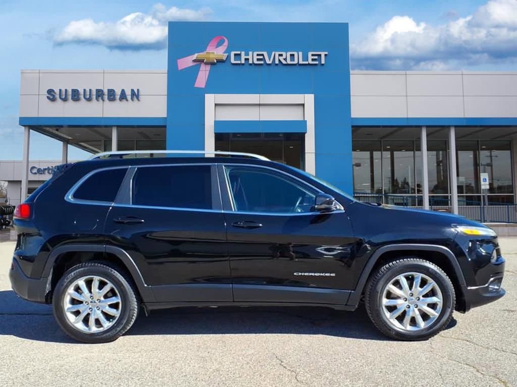 Thumbnail: 2017 Jeep Cherokee - 4