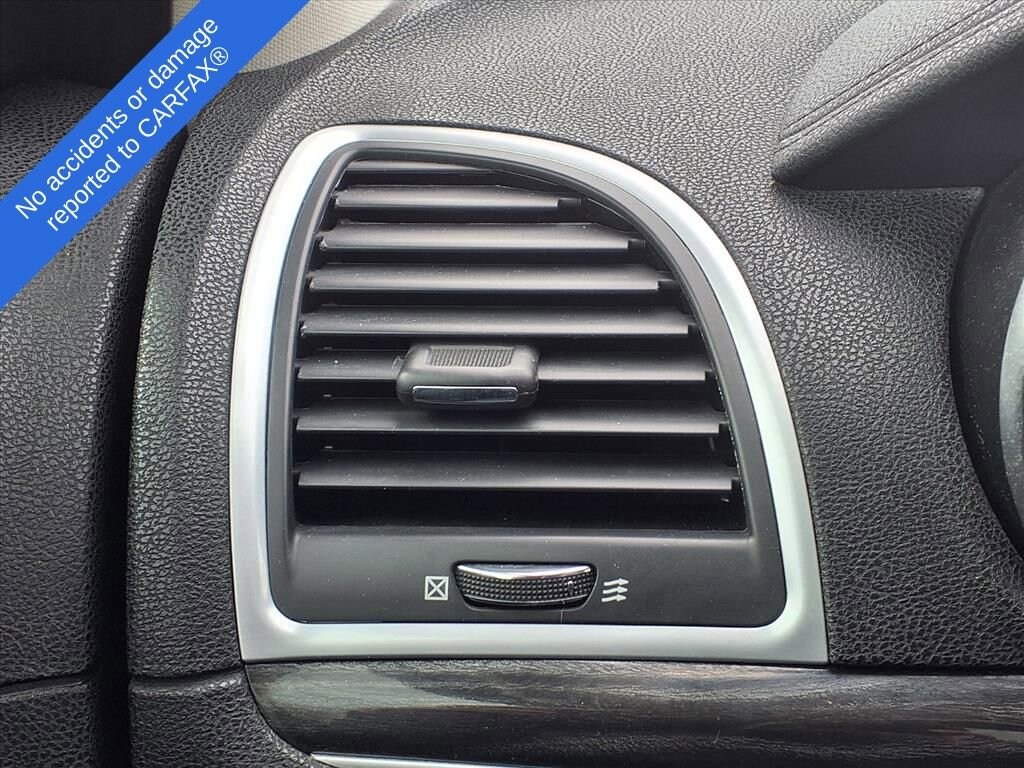 Thumbnail: 2017 Chrysler 300 - 28