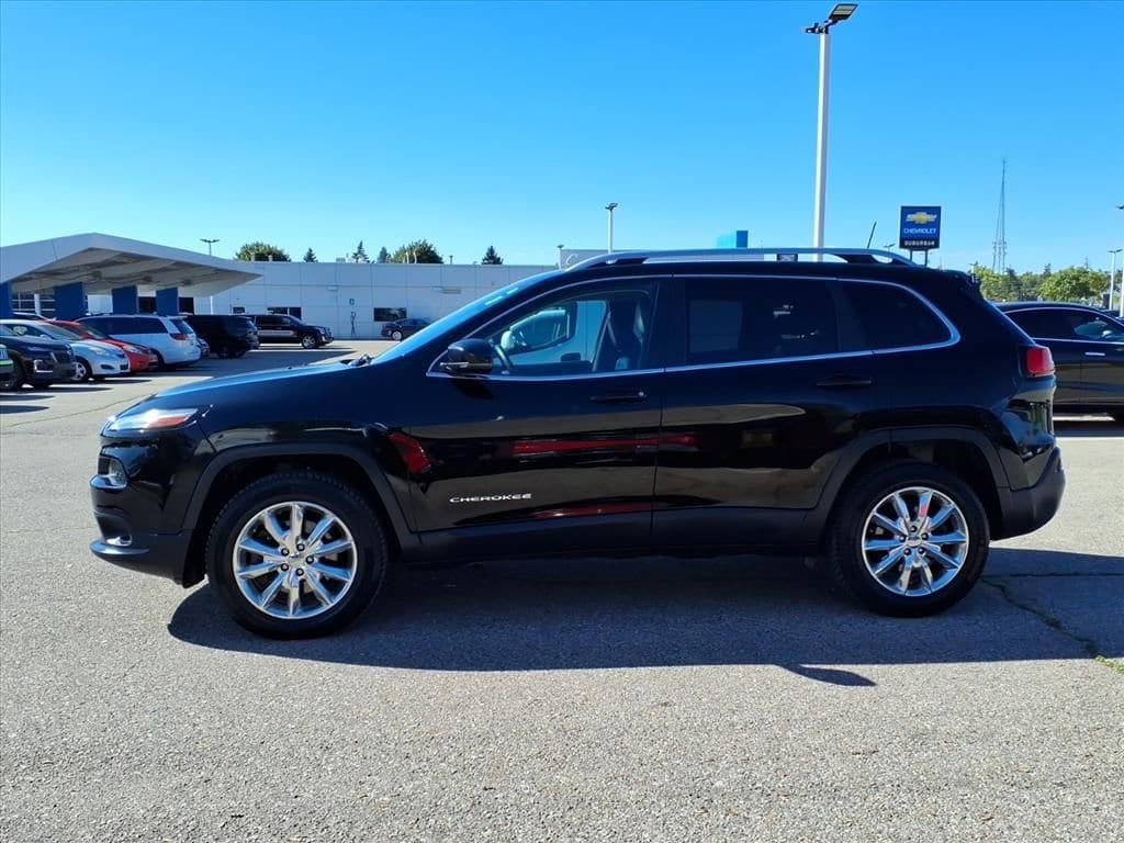 Thumbnail: 2017 Jeep Cherokee - 8