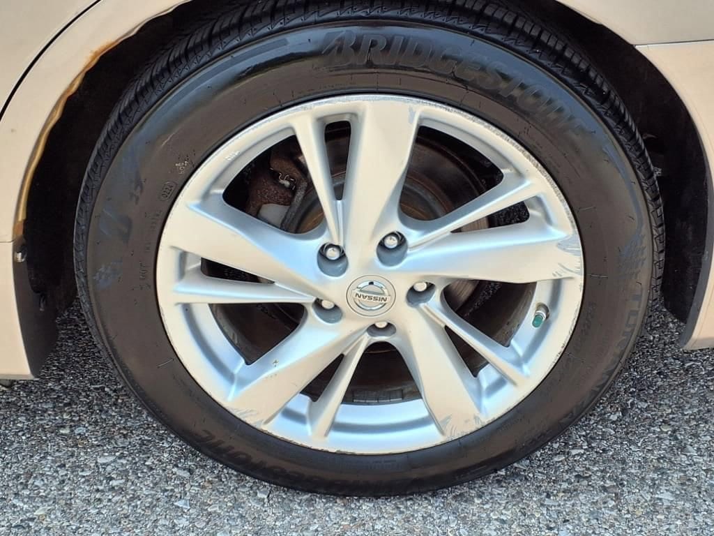 Thumbnail: 2015 Nissan Altima - 9