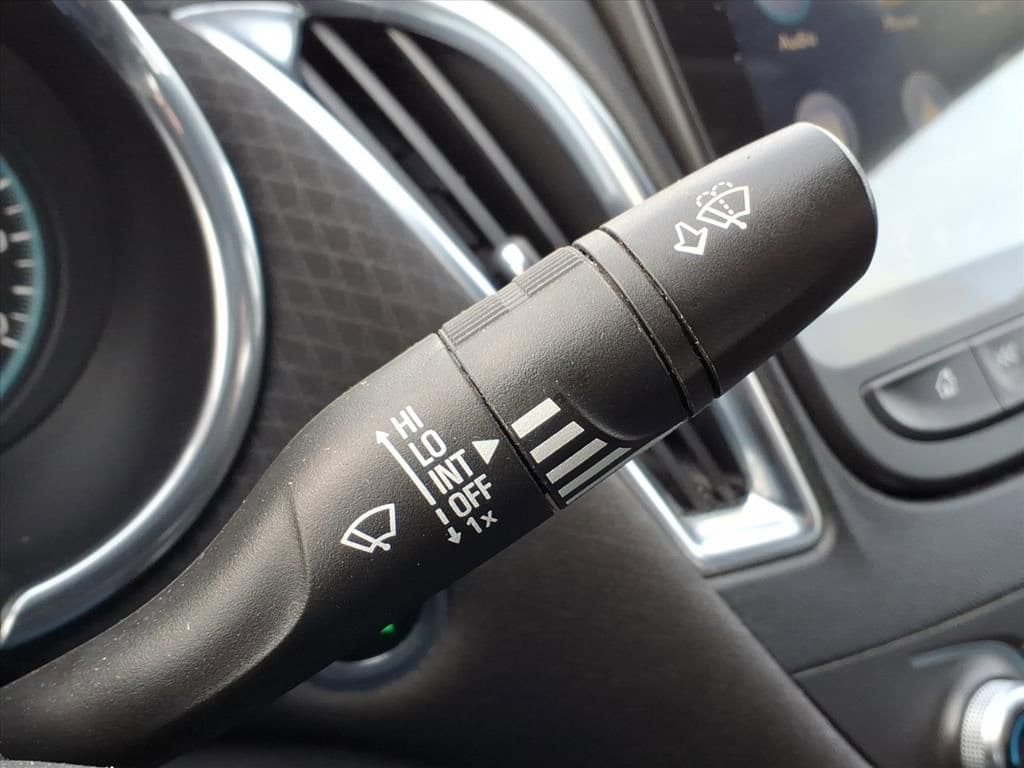 Thumbnail: 2021 Chevrolet Malibu - 21