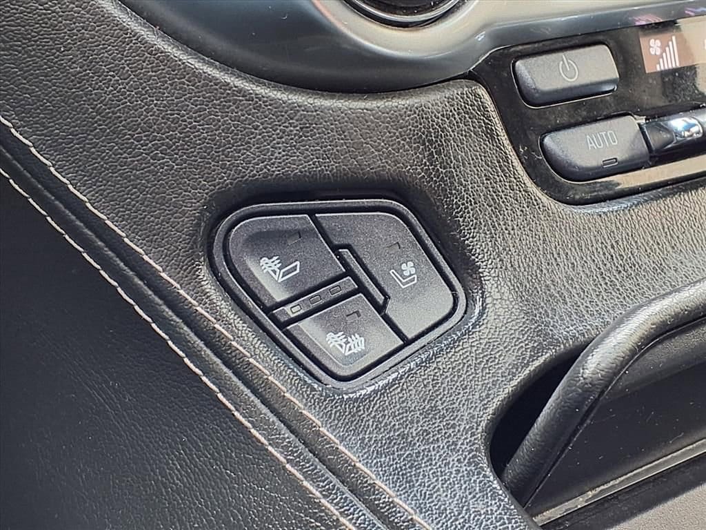 Thumbnail: 2017 Chevrolet Suburban - 26