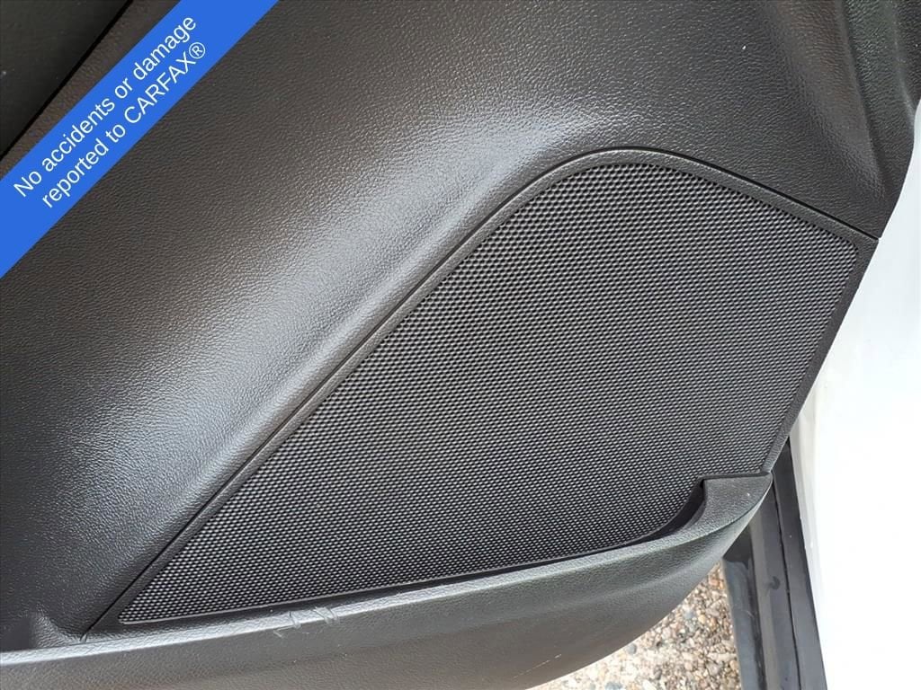 Thumbnail: 2018 Chevrolet Trax - 16