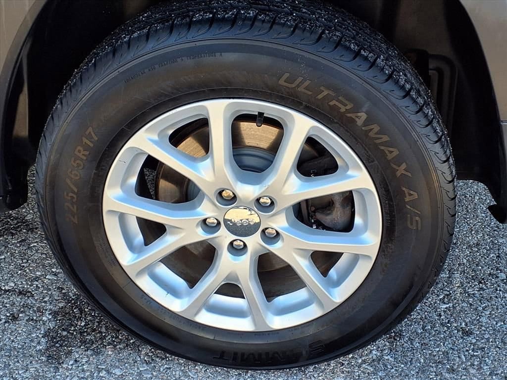 Thumbnail: 2014 Jeep Cherokee - 8