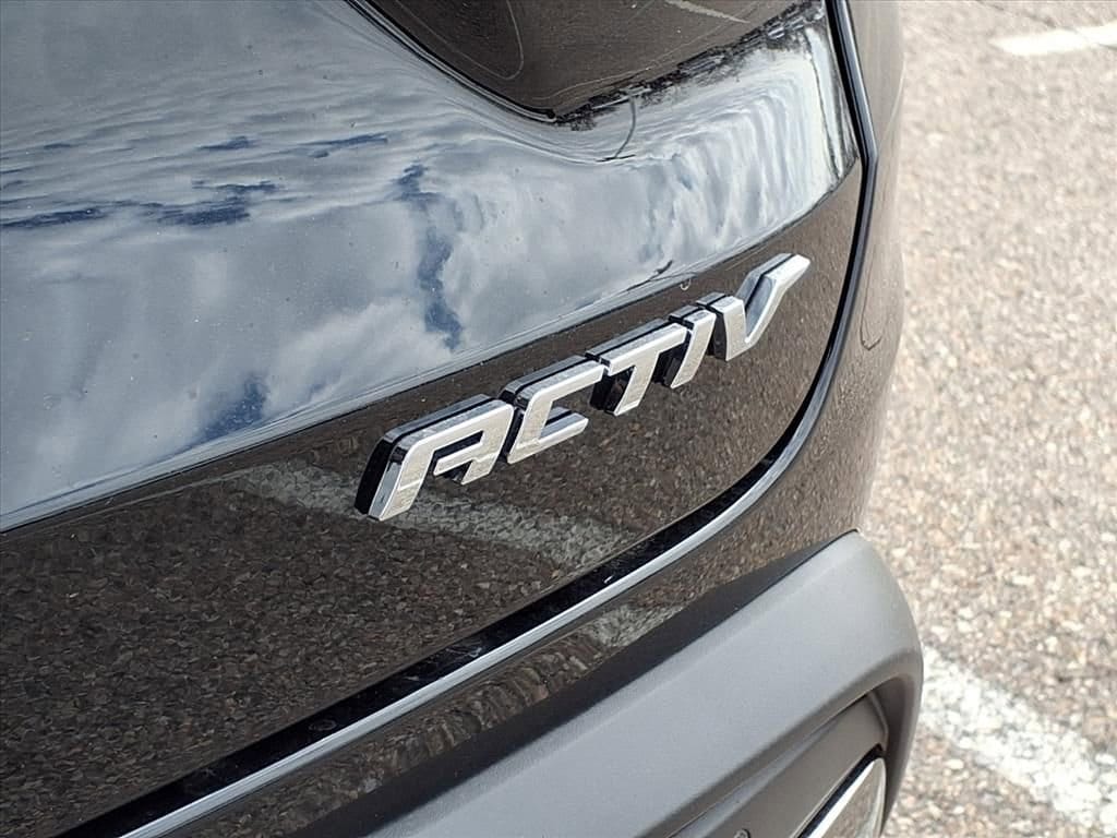 Thumbnail: 2026 Chevrolet Trax - 8