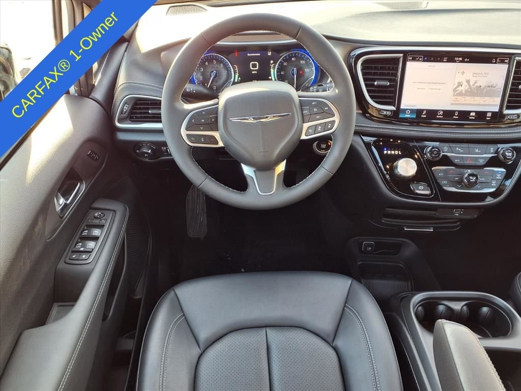 Thumbnail: 2026 Chrysler Pacifica - 13