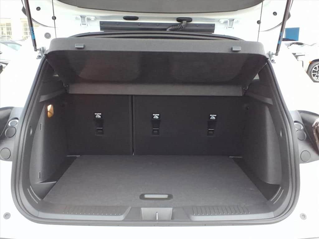 Thumbnail: 2026 Chevrolet Trax - 8