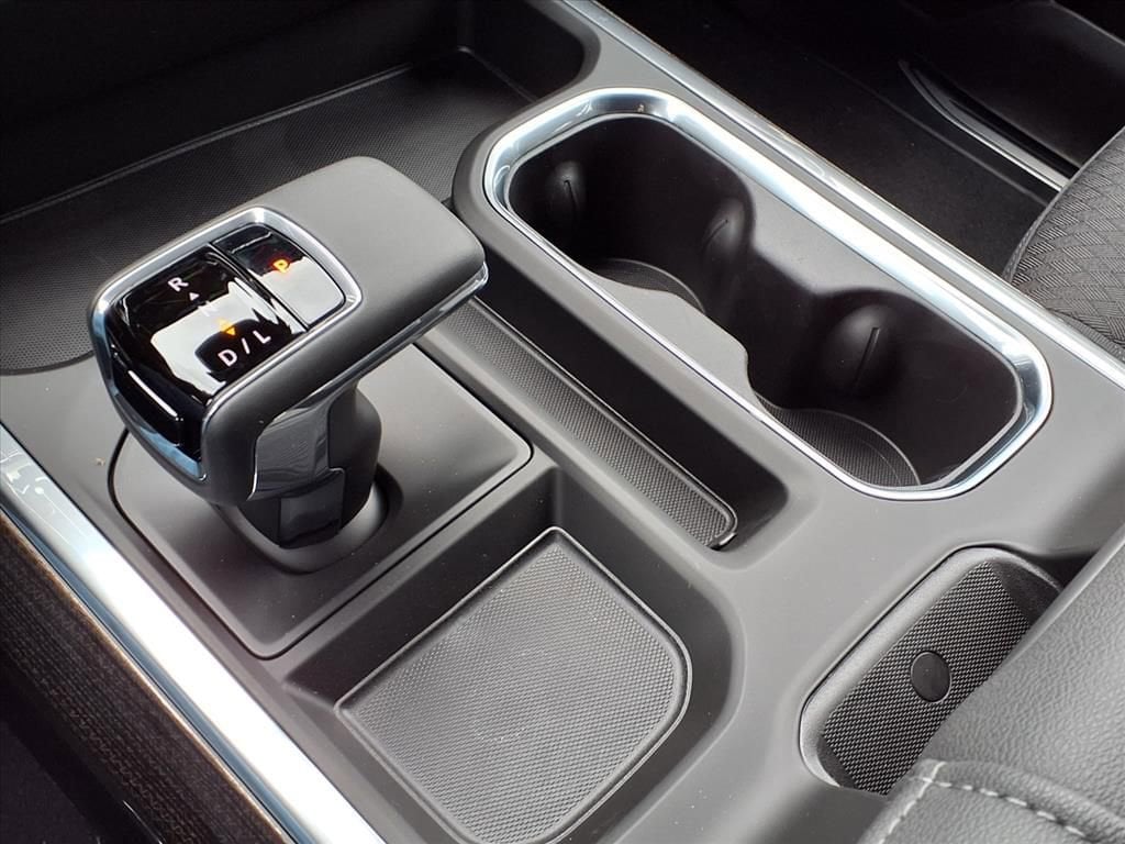 Thumbnail: 2026 Chevrolet Silverado 1500 - 21