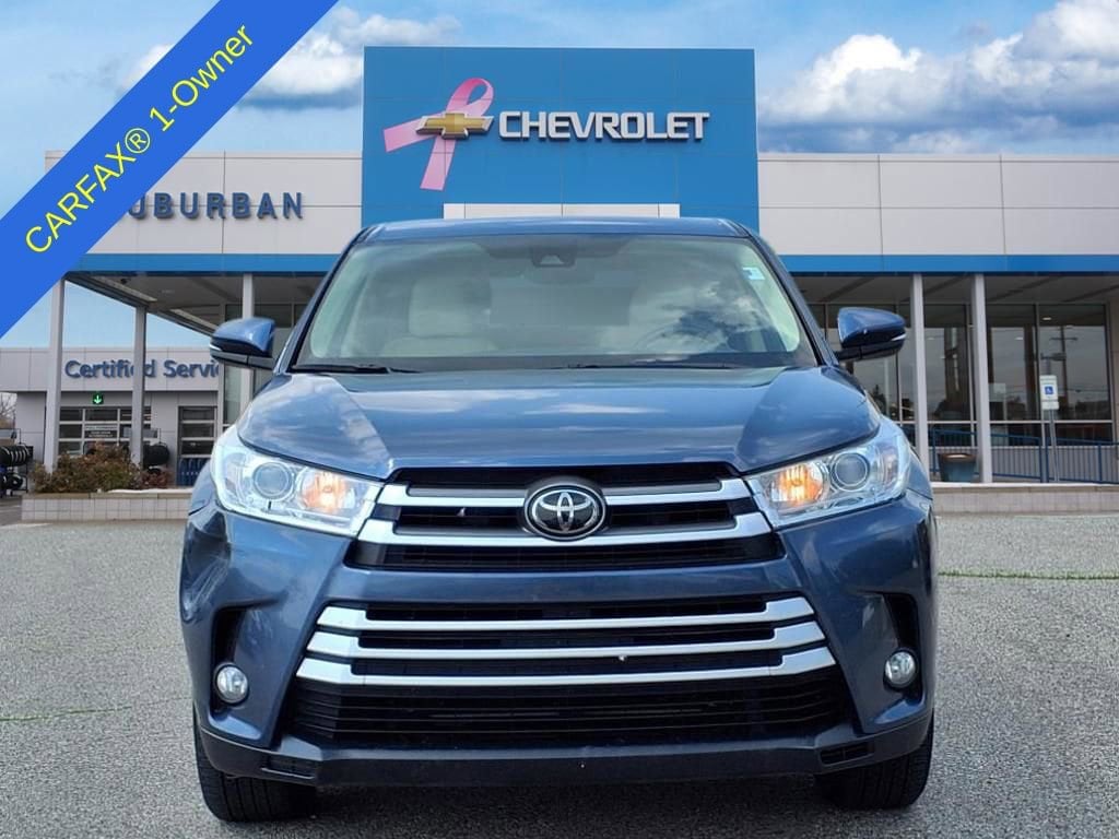 2017 Toyota Highlander LE 2