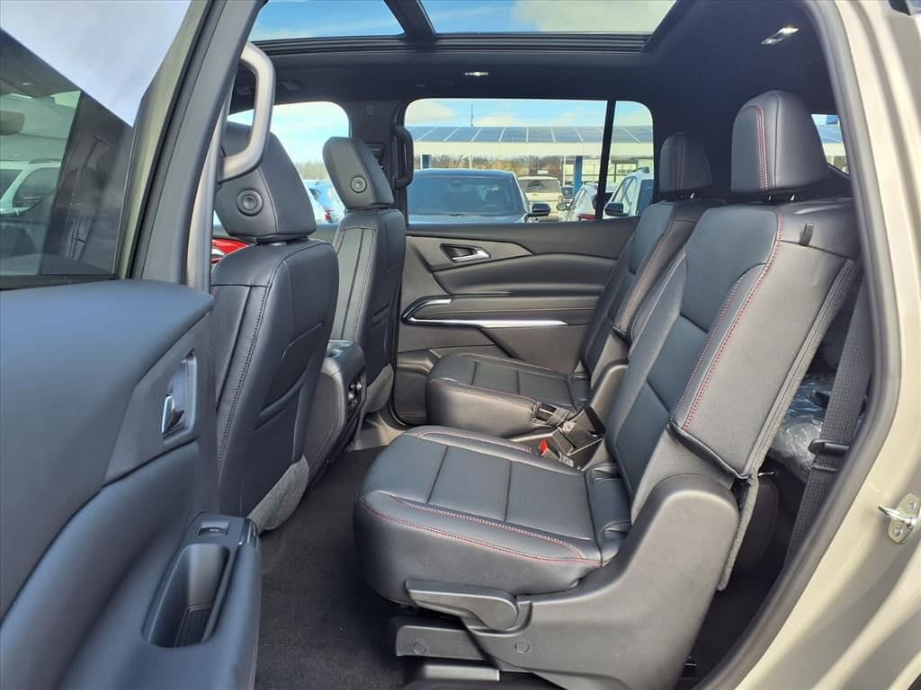 Thumbnail: 2026 Chevrolet Traverse - 9