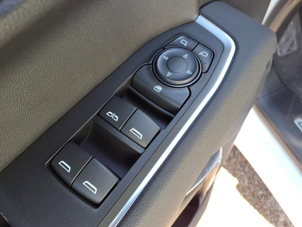 Thumbnail: 2026 Chevrolet Silverado 1500 - 12