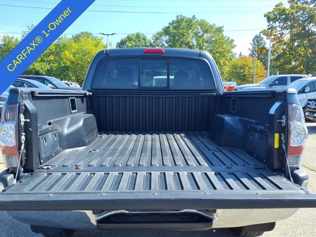 Thumbnail: 2011 Toyota Tacoma - 10