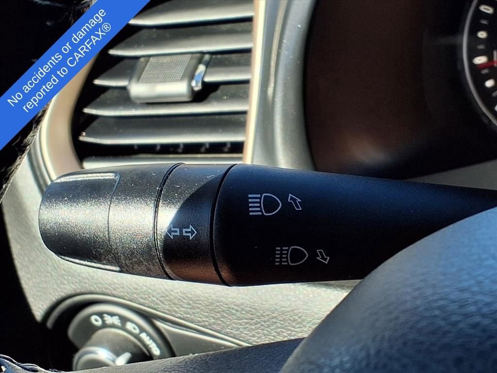 Thumbnail: 2017 Jeep Renegade - 22