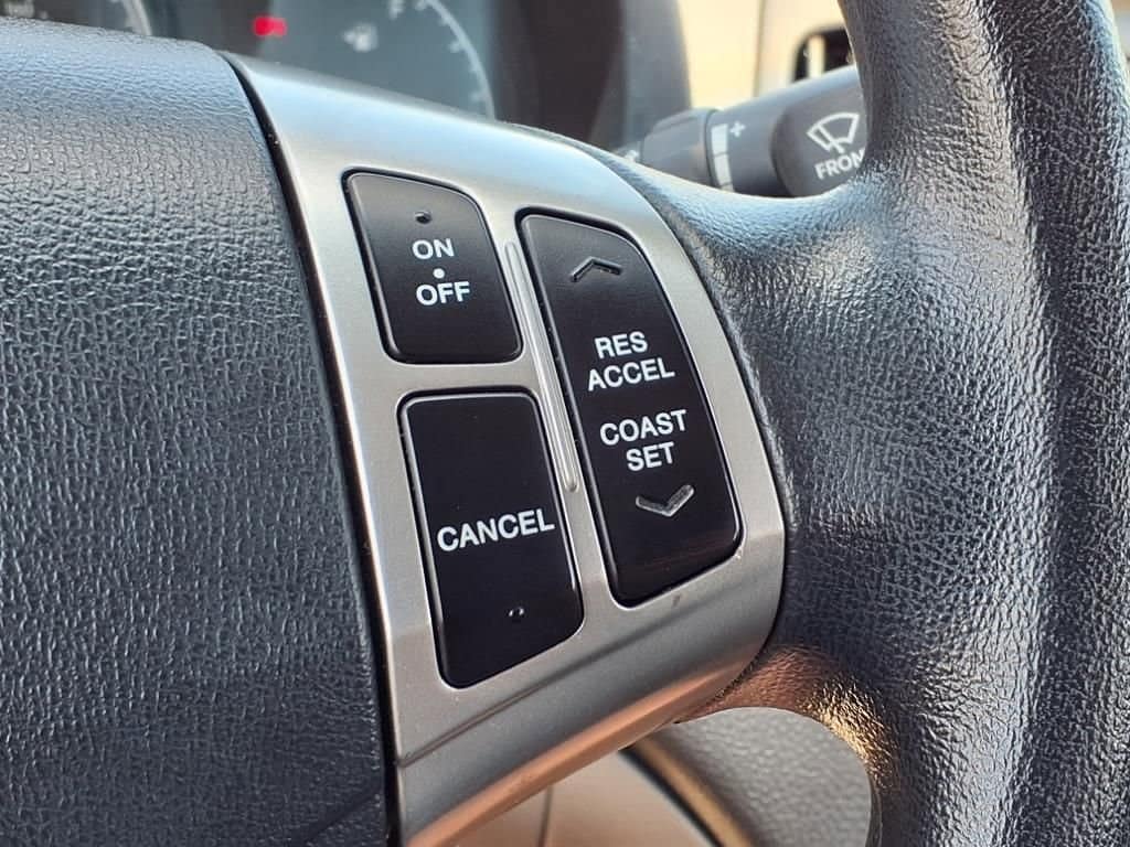 Thumbnail: 2010 Hyundai Elantra - 23