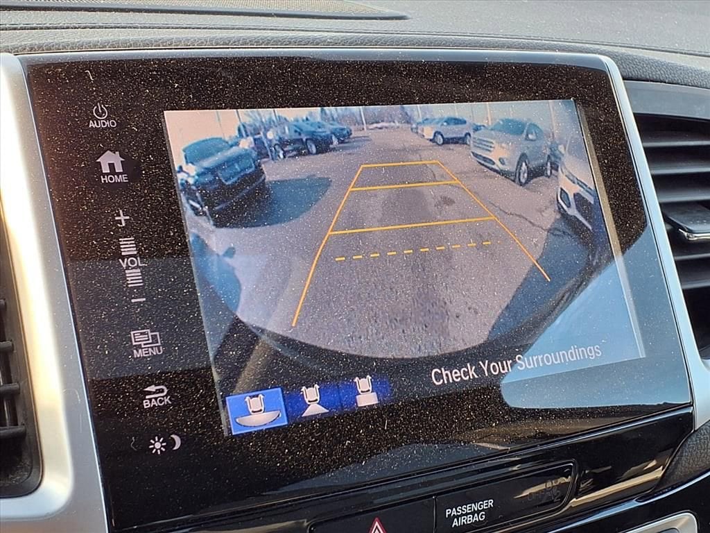 Thumbnail: 2017 Honda Pilot - 23