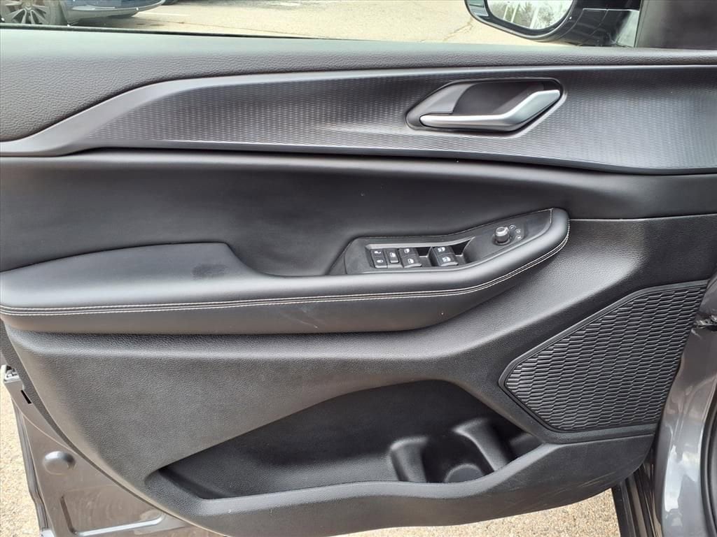 Thumbnail: 2023 Jeep Grand Cherokee L - 15