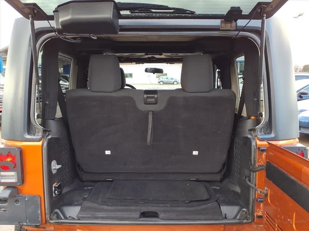 Thumbnail: 2011 Jeep Wrangler - 9