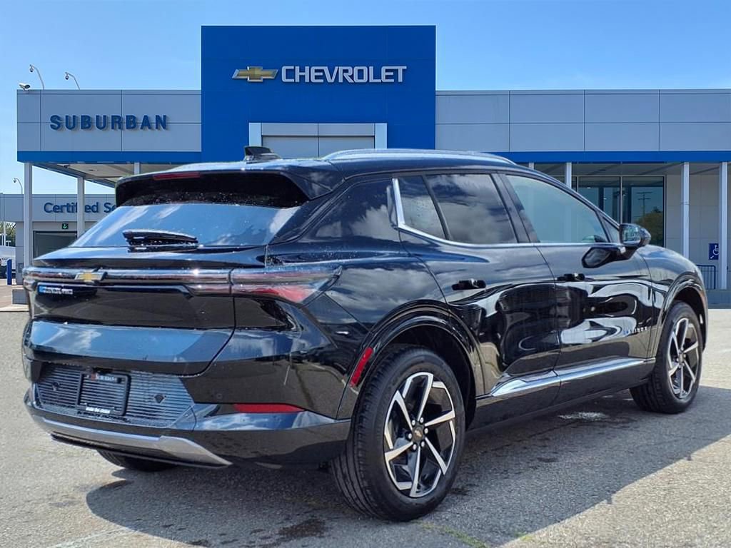 2025 Chevrolet Equinox LT photo 4