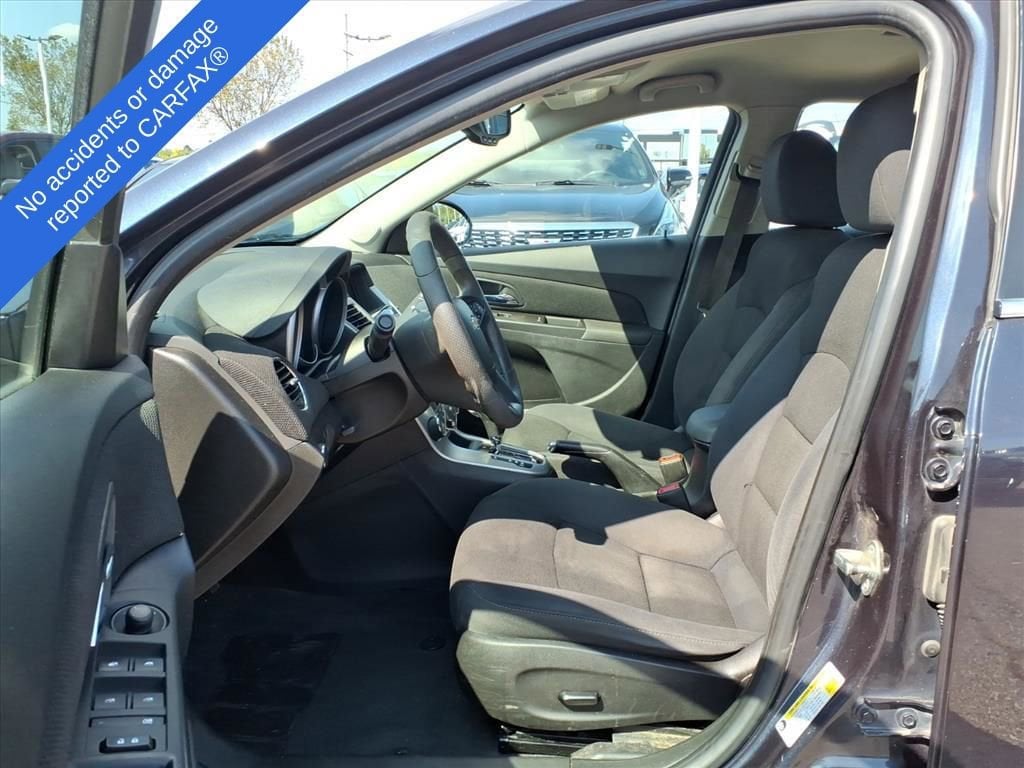 Thumbnail: 2016 Chevrolet Cruze - 17