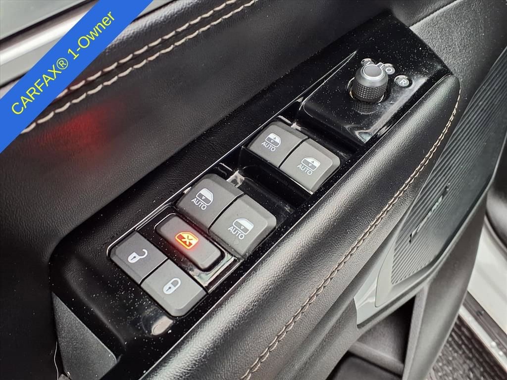 Thumbnail: 2024 Jeep Wagoneer - 16