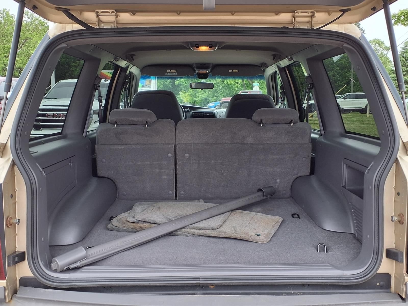 Thumbnail: 2001 Ford Explorer - 10