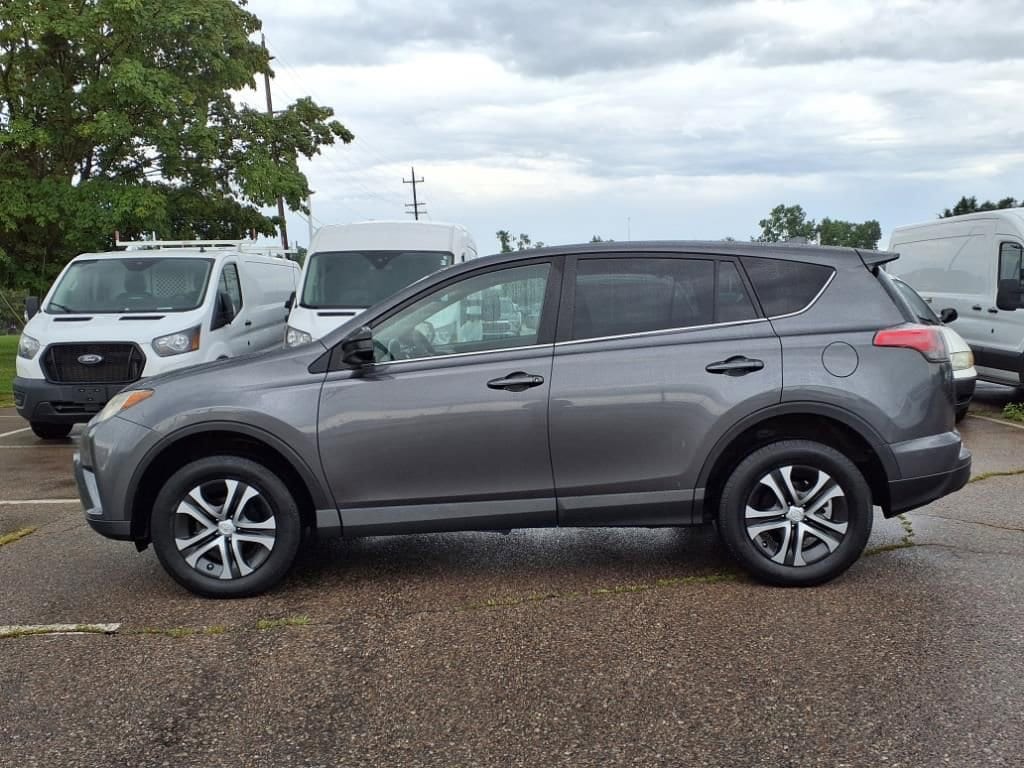 Thumbnail: 2018 Toyota RAV4 - 8