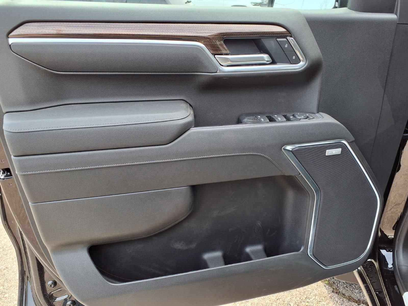 Thumbnail: 2026 Chevrolet Silverado 1500 - 11