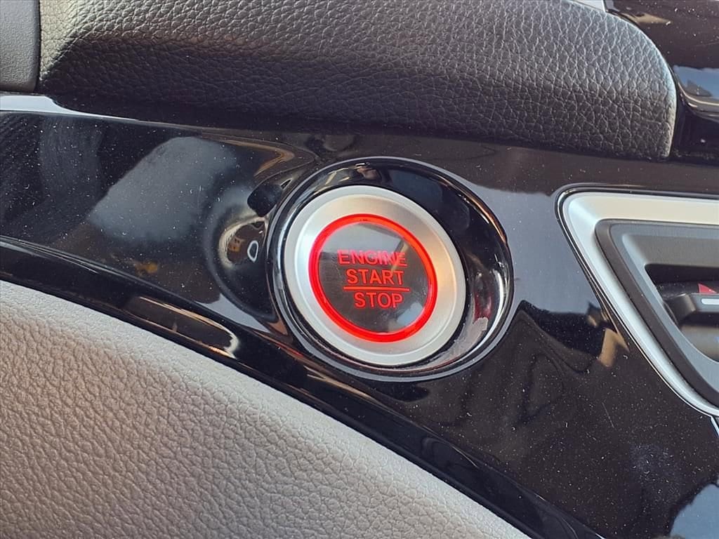 Thumbnail: 2017 Honda Pilot - 27