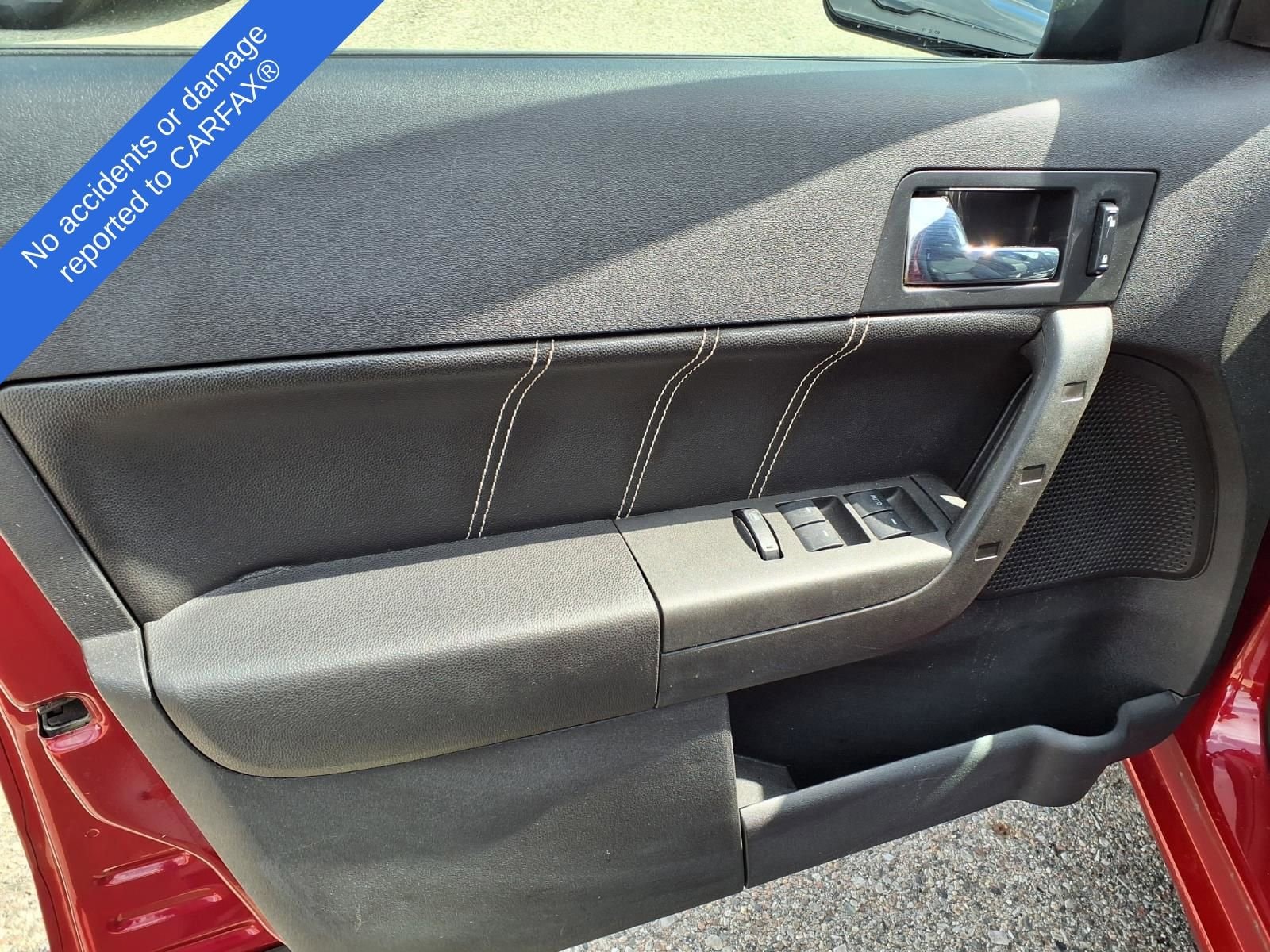 Thumbnail: 2010 Ford Focus - 13