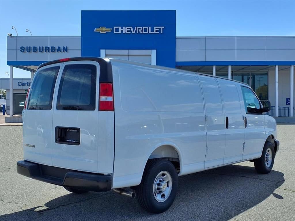 Thumbnail: 2026 Chevrolet Express - 4